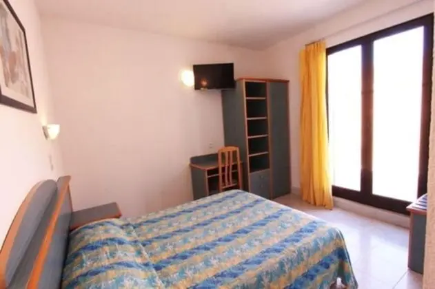 Üç Kişilik Oda, Dağ Yamacı