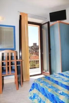 Üç Kişilik Oda, Dağ Yamacı