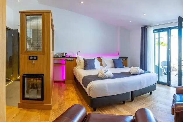 Tek Büyük veya İki Ayrı Yataklı Oda