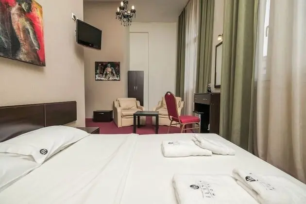 Basic Tek Büyük Yataklı Oda