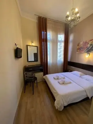 Basic Tek Büyük Yataklı Oda