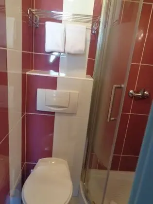 Üç Kişilik Oda