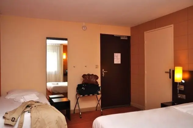 Basic Tek Büyük veya İki Ayrı Yataklı Oda