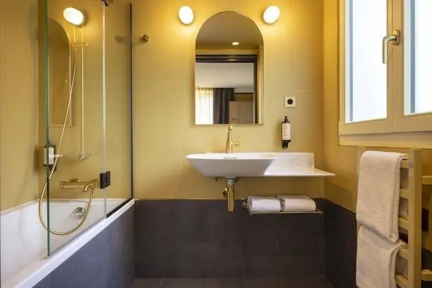 Comfort Tek Büyük veya İki Ayrı Yataklı Oda