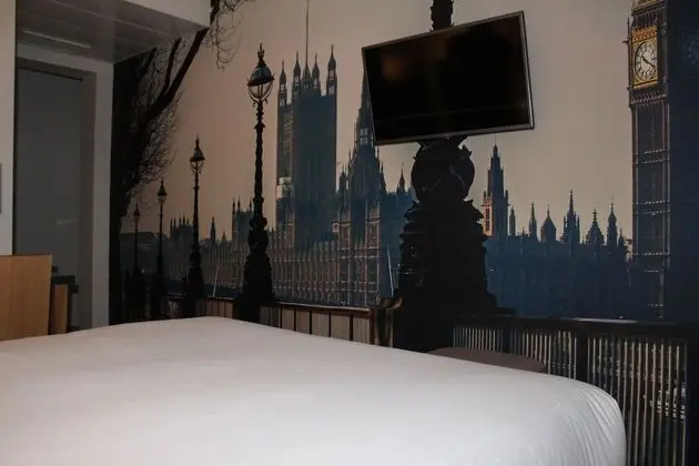 Standard Tek Büyük Yataklı Oda