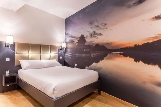 Standard Tek Büyük Yataklı Oda