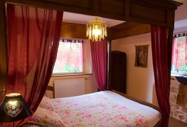 Tek Büyük Yataklı Oda (Folle pensée)