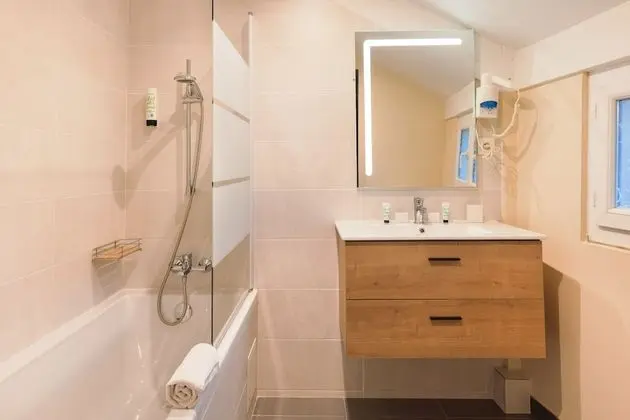 Classic Tek Büyük Yataklı Oda