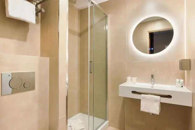 Classic Tek Büyük Yataklı Oda