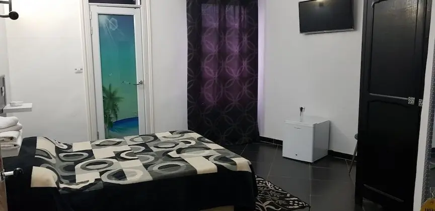 Basic Tek Büyük veya İki Ayrı Yataklı Oda, Sigara İçilebilir, Kısmi Deniz Manzaralı