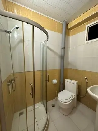 Basic Tek Büyük veya İki Ayrı Yataklı Oda, Sigara İçilebilir, Kısmi Deniz Manzaralı