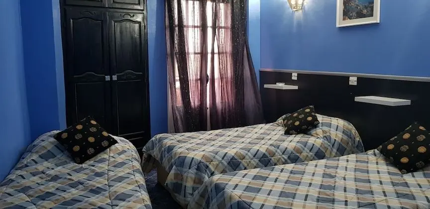 Basic Üç Kişilik Oda, 3 Tek Kişilik Yatak, Sigara İçilebilir, Şehir Manzaralı