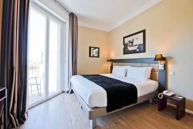 Standard Tek Büyük Yataklı Oda, Balkon, Kısmi Deniz Manzaralı