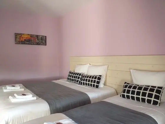 Üç Kişilik Oda