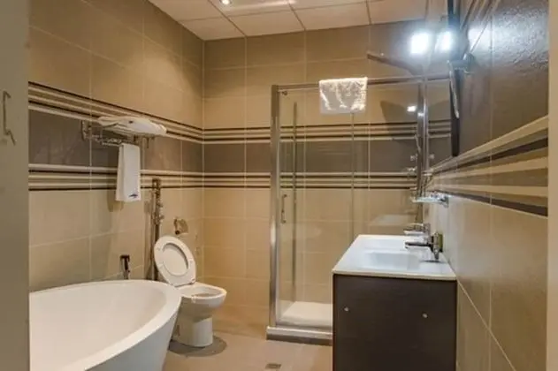 Luxury Tek Büyük Yataklı Oda, 1 Yatak Odası, Balkon, Şehir Manzaralı