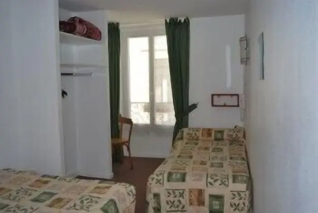 Üç Kişilik Oda