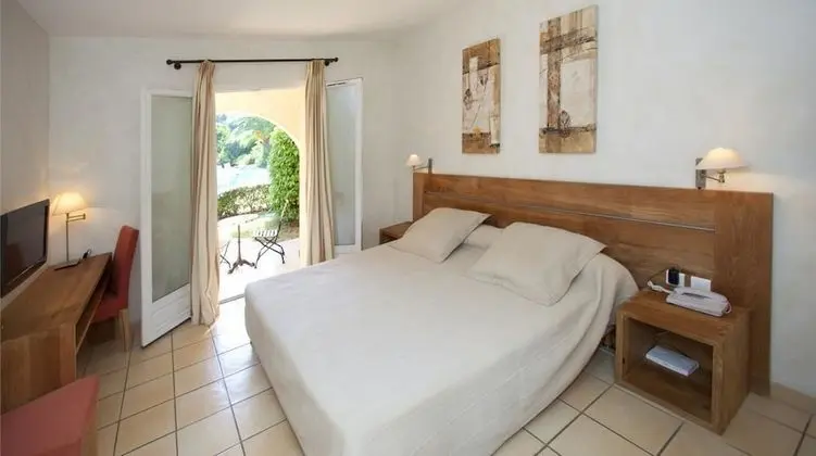 Tek Büyük veya İki Ayrı Yataklı Oda, Teras