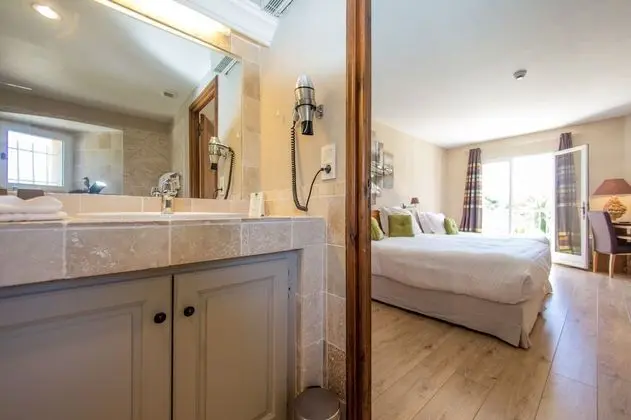 Tek Büyük veya İki Ayrı Yataklı Oda, Teras