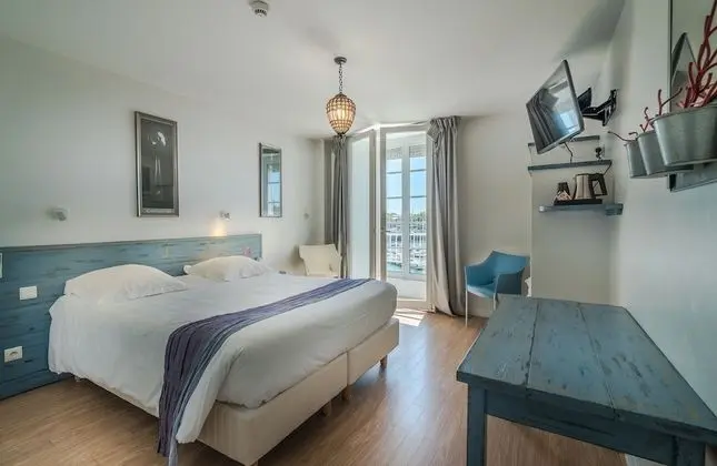 Superior Tek Büyük Yataklı Oda, Liman Manzaralı