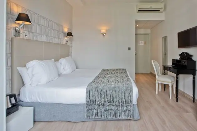 Comfort Tek Büyük Yataklı Oda