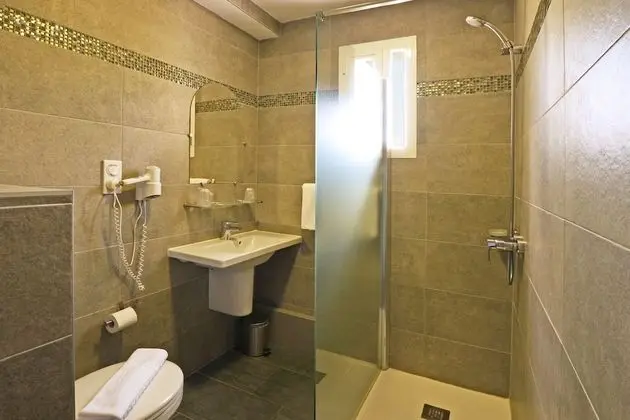Standard Tek Büyük Yataklı Oda