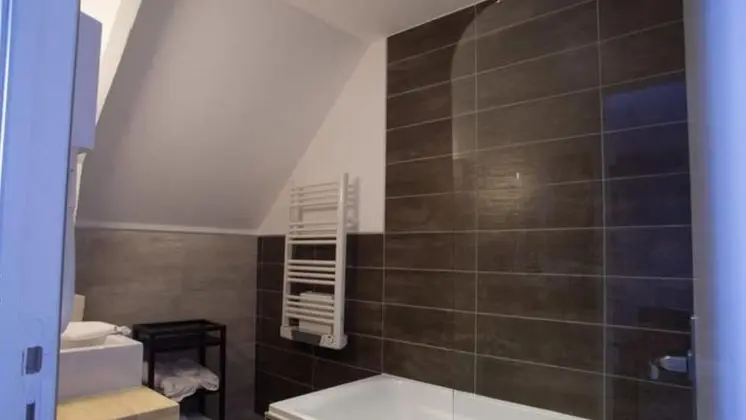 Dört Kişilik Oda, 2 Büyük (Queen) Boy Yatak, Sigara İçilmez