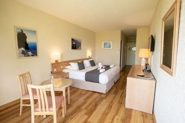 Comfort Tek Büyük Yataklı Oda, Teras, Bahçe Manzaralı