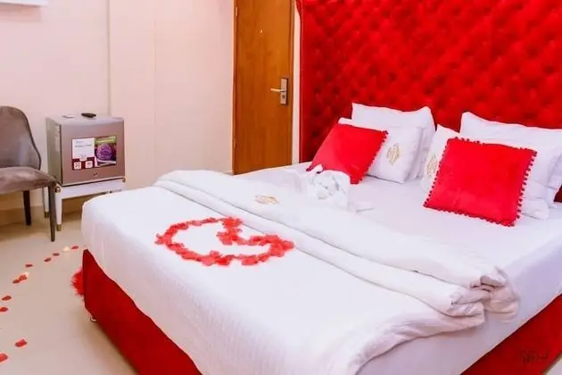 Premium Tek Büyük Yataklı Oda