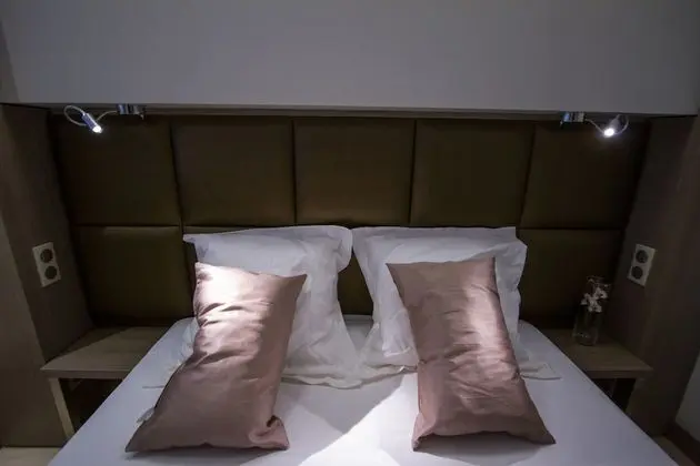 Premium Tek Büyük Yataklı Oda