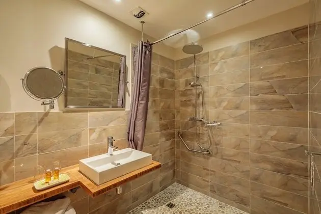 Comfort Tek Büyük Yataklı Oda