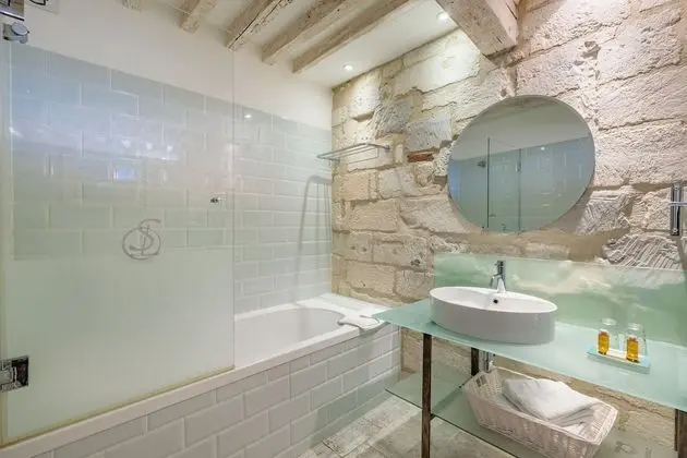 Premium Tek Büyük Yataklı Oda