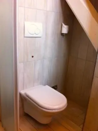 Üç Kişilik Oda