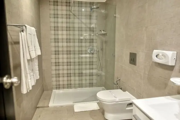 Luxury Tek Büyük Yataklı Oda