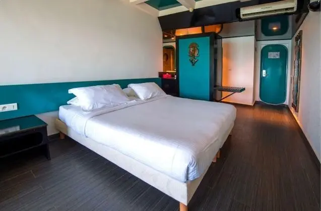 Standard Tek Büyük Yataklı Oda