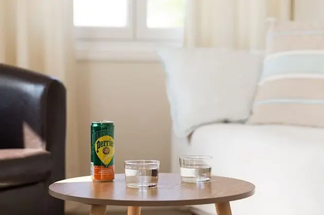 Traditional Tek Büyük Yataklı Oda