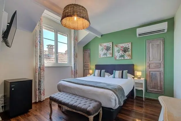 Comfort Tek Büyük veya İki Ayrı Yataklı Oda