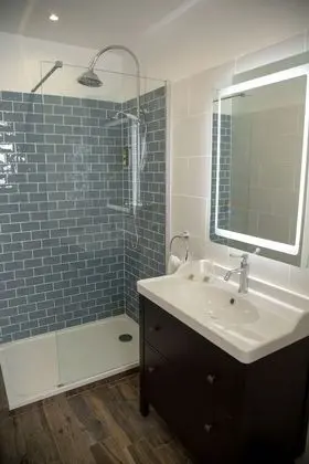 Comfort Tek Büyük veya İki Ayrı Yataklı Oda