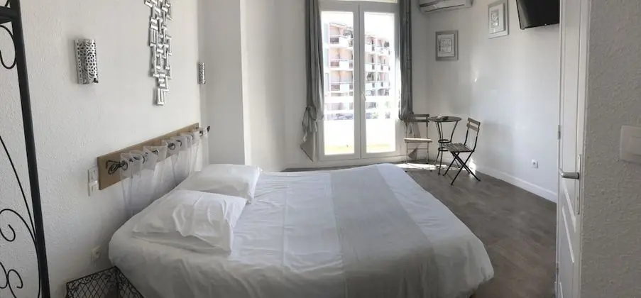 Tek Büyük Yataklı Oda, Balkon, Denize Bakan