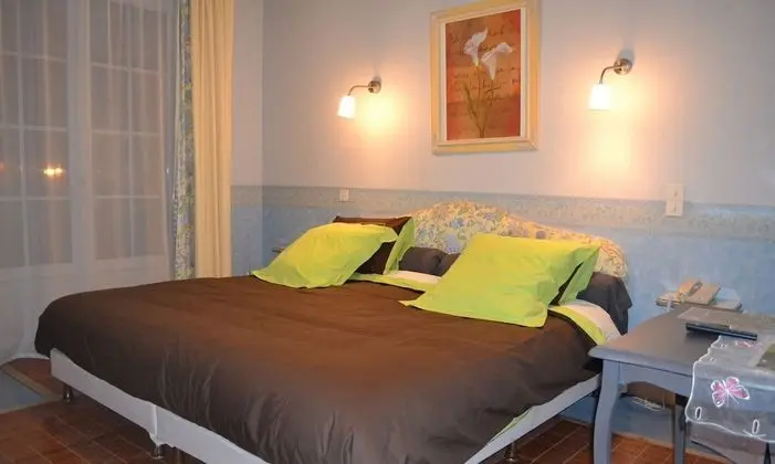 Classic Tek Büyük Yataklı Oda, 1 En Büyük (King) Boy Yatak, Sigara İçilmez, Bahçe Manzaralı