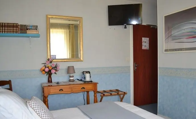 Classic Tek Büyük Yataklı Oda, 1 En Büyük (King) Boy Yatak, Sigara İçilmez, Bahçe Manzaralı