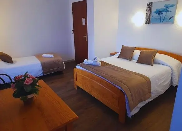 Üç Kişilik Oda