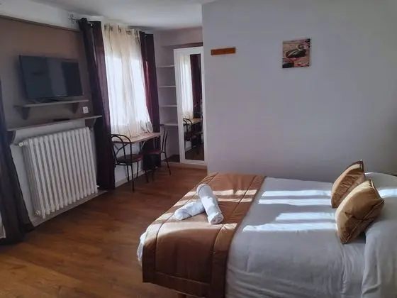 Üç Kişilik Oda