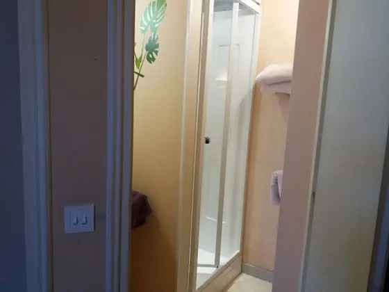 Üç Kişilik Oda