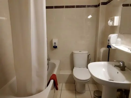 Standard Tek Büyük Yataklı Oda, Banyolu/Duşlu, Nehir Manzaralı (CHAMBRE DOUBLE)