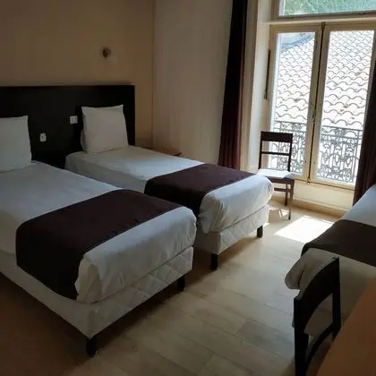Standard Üç Kişilik Oda, Banyolu/Duşlu (CHAMBRE TRIPLE VUE COUR)