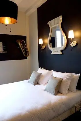 Comfort Tek Büyük Yataklı Oda