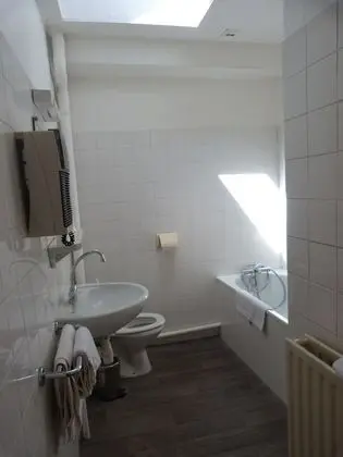 Üç Kişilik Oda, Küvet