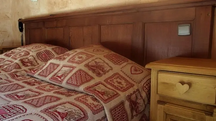 Tek Büyük Yataklı Oda, Dağ Manzaralı