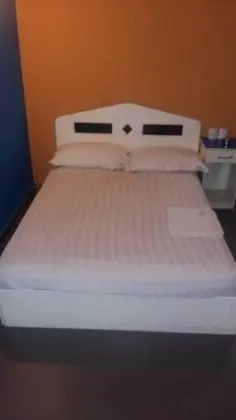 Basic Tek Büyük Yataklı Oda