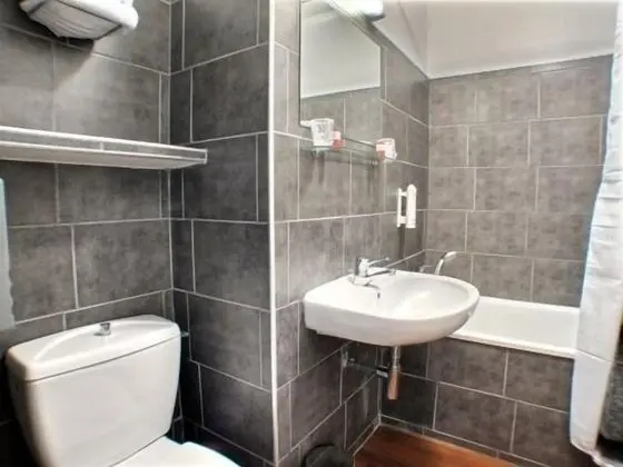 Tek Büyük Yataklı Oda